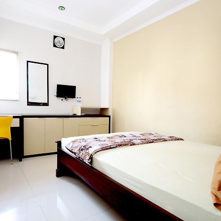 Hotel Elresas Lamongan エクステリア 写真