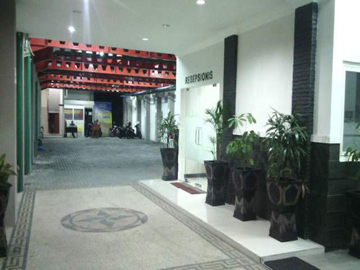 Hotel Elresas Lamongan エクステリア 写真
