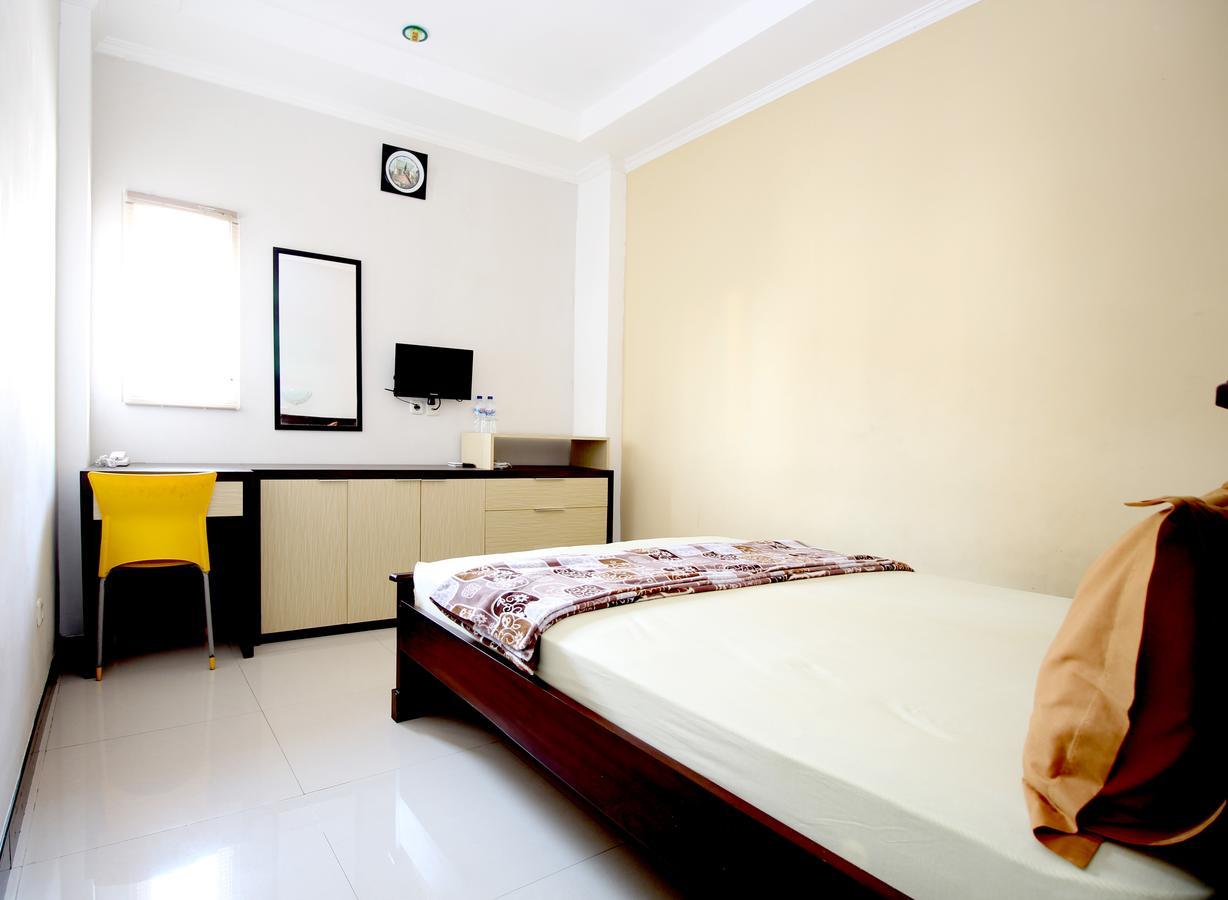 Hotel Elresas Lamongan エクステリア 写真