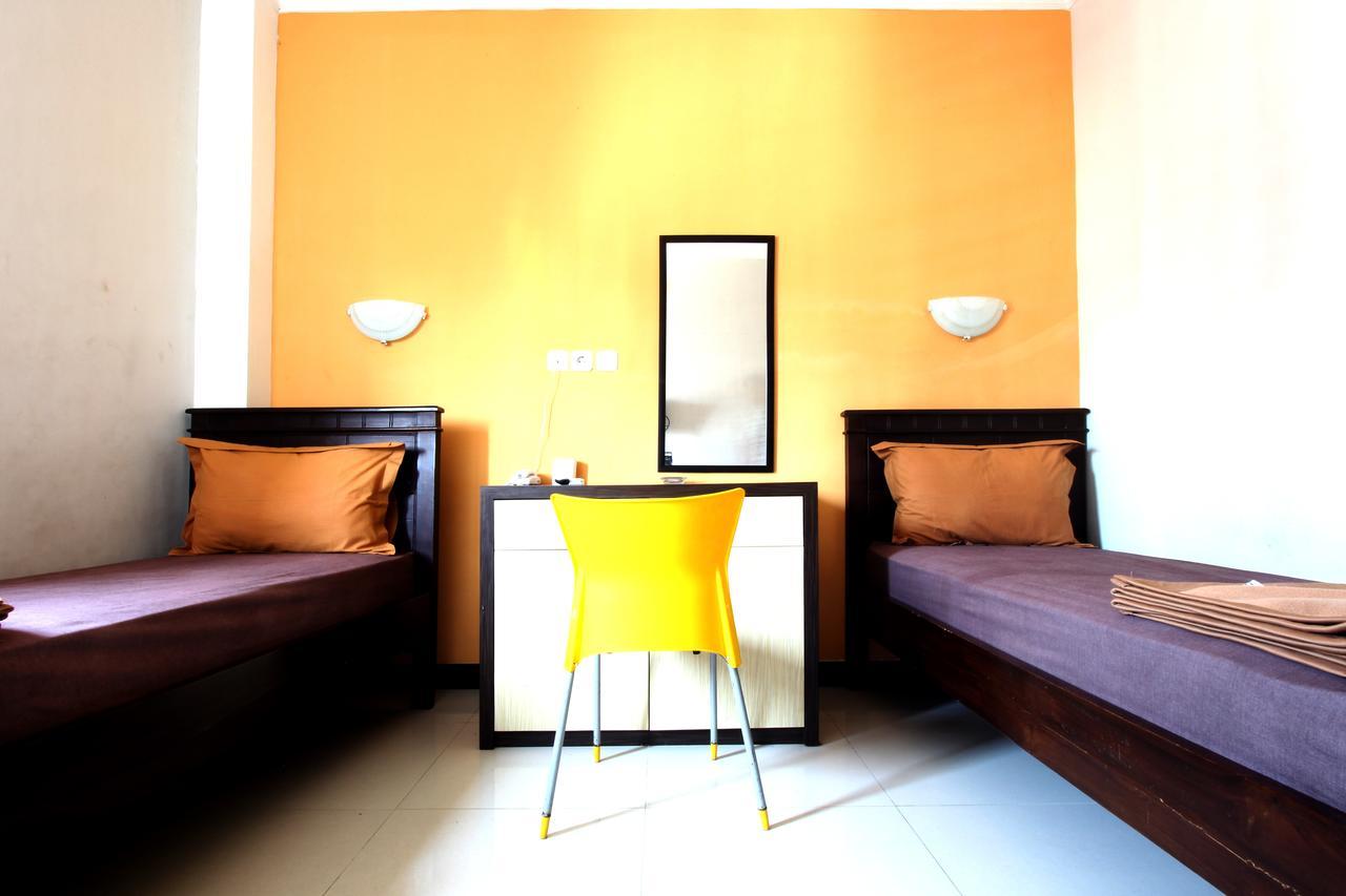 Hotel Elresas Lamongan エクステリア 写真